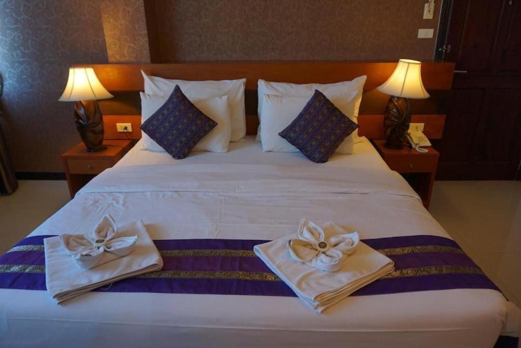 לואי Sirimathani Hotel מראה חיצוני תמונה