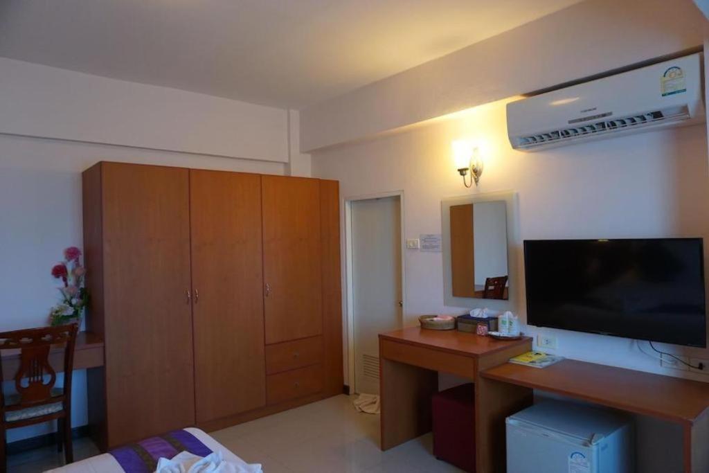 לואי Sirimathani Hotel מראה חיצוני תמונה