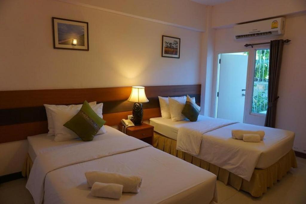 לואי Sirimathani Hotel מראה חיצוני תמונה