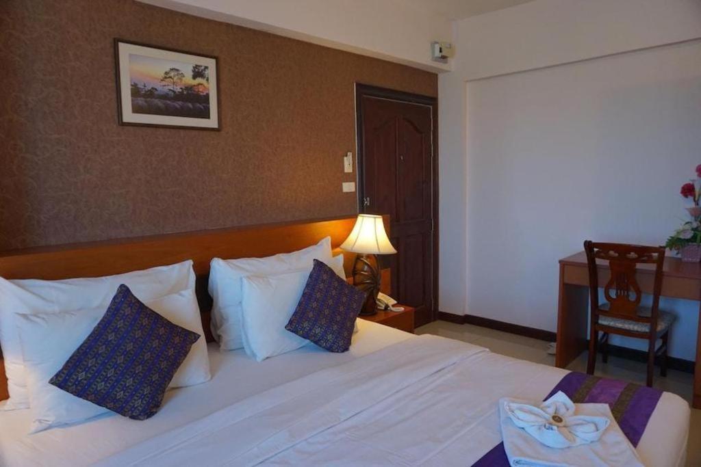 לואי Sirimathani Hotel מראה חיצוני תמונה