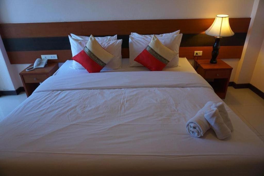 לואי Sirimathani Hotel מראה חיצוני תמונה