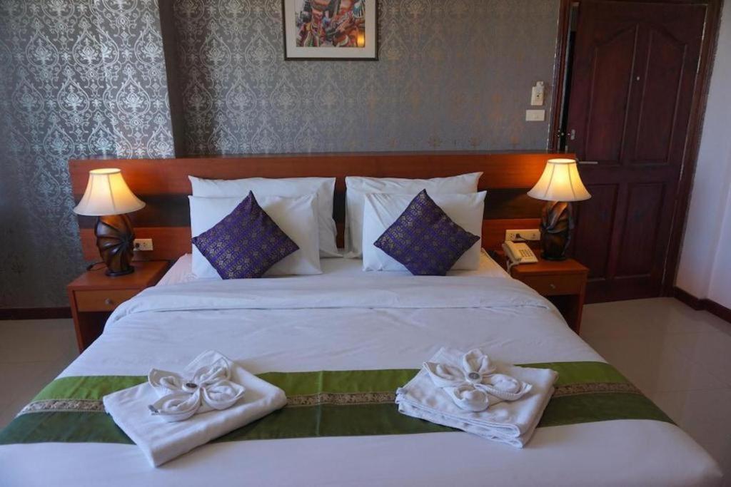 לואי Sirimathani Hotel מראה חיצוני תמונה