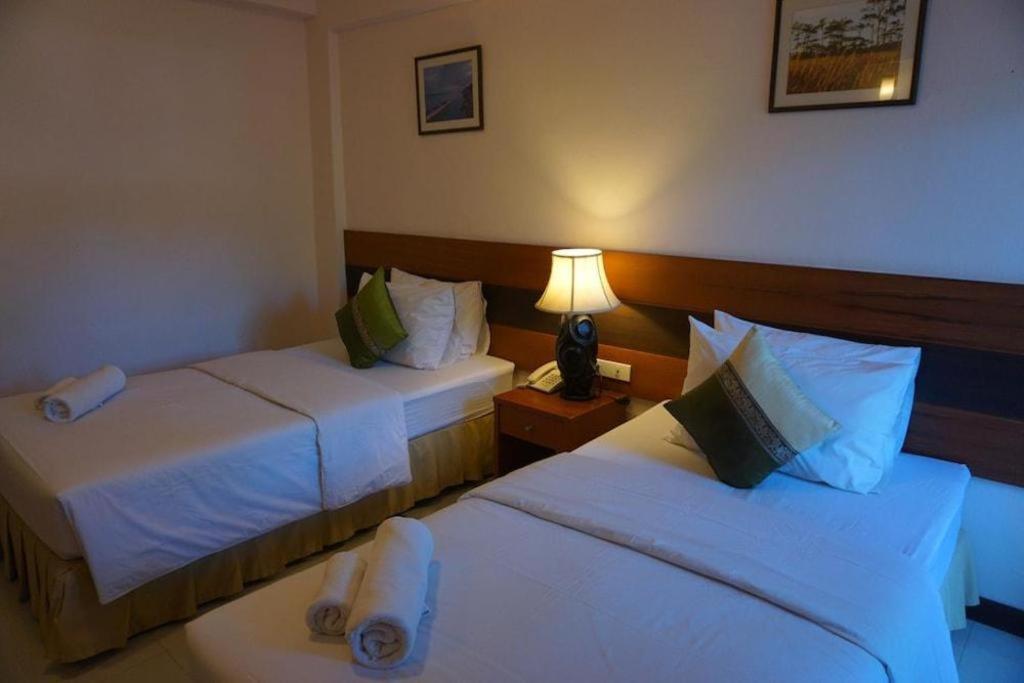 לואי Sirimathani Hotel מראה חיצוני תמונה