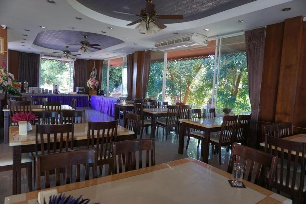 לואי Sirimathani Hotel מראה חיצוני תמונה
