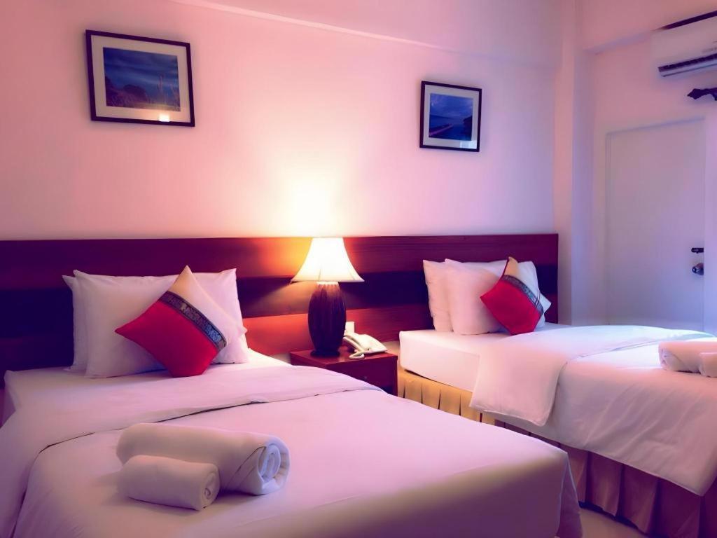 לואי Sirimathani Hotel מראה חיצוני תמונה