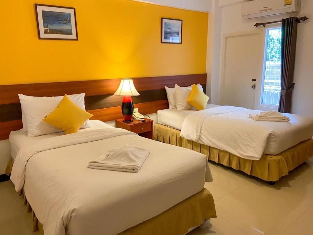 לואי Sirimathani Hotel מראה חיצוני תמונה