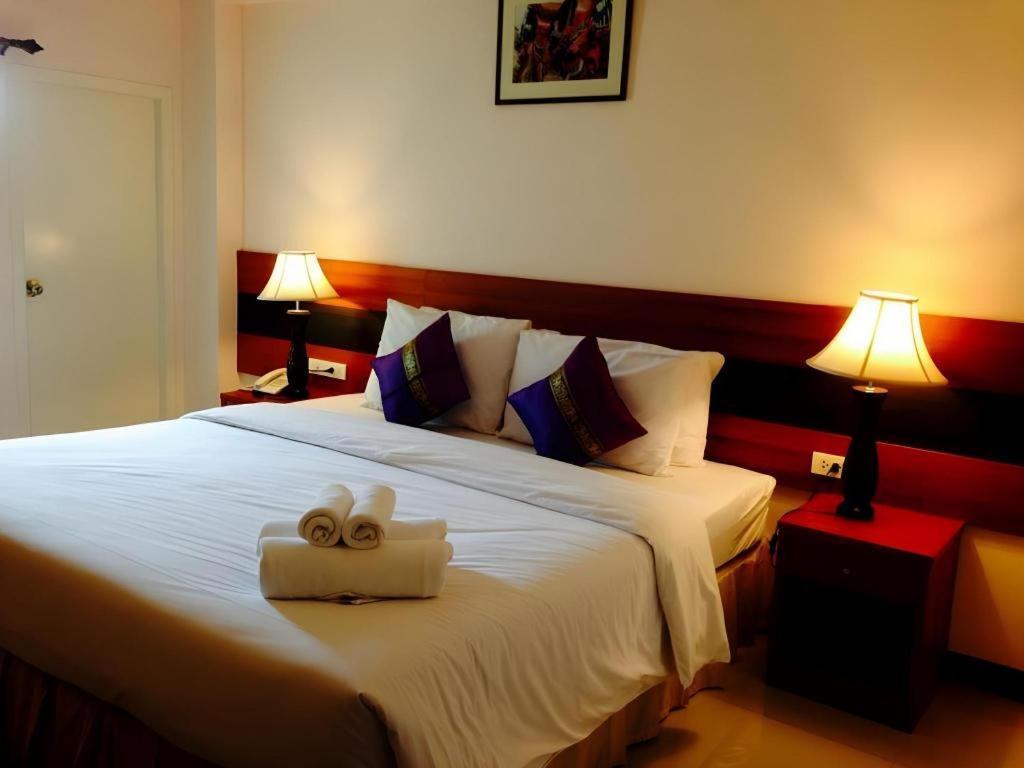 לואי Sirimathani Hotel מראה חיצוני תמונה