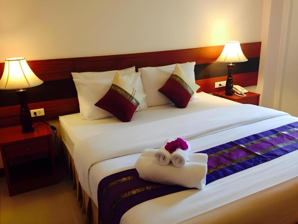 לואי Sirimathani Hotel מראה חיצוני תמונה