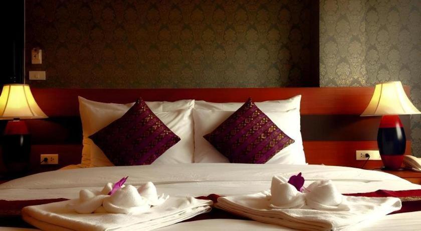 לואי Sirimathani Hotel מראה חיצוני תמונה