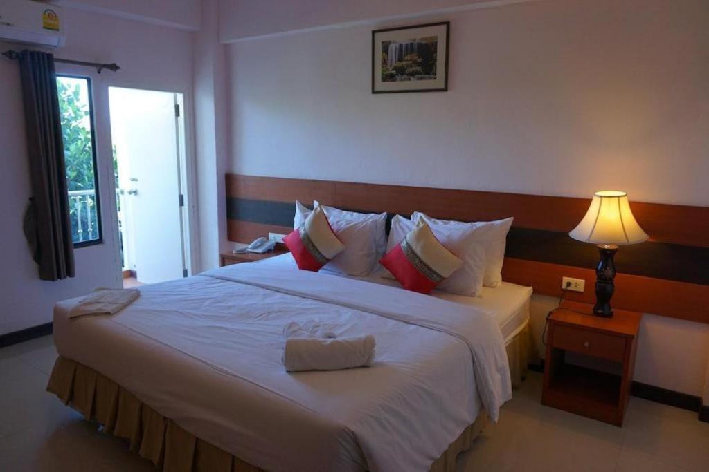 לואי Sirimathani Hotel מראה חיצוני תמונה