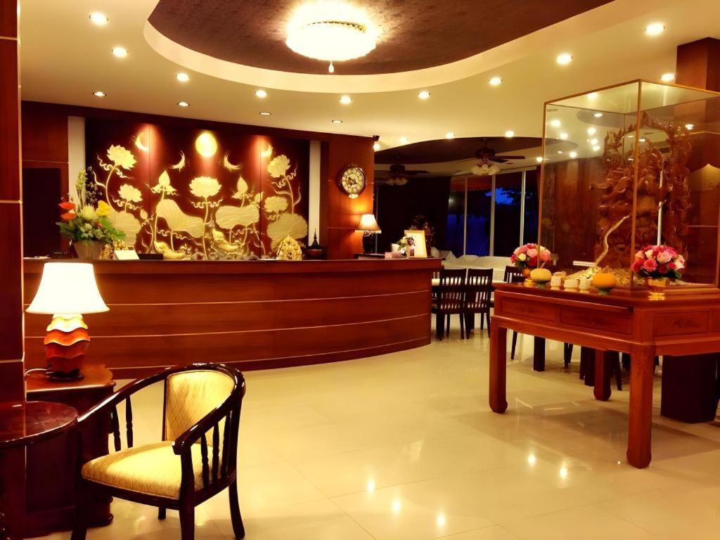 לואי Sirimathani Hotel מראה חיצוני תמונה